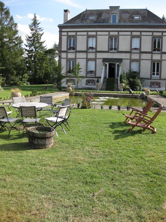 乐银杏 -罗伯特艾尔桑高尔夫酒店公园 La Chaussée-dʼIvry 外观 照片